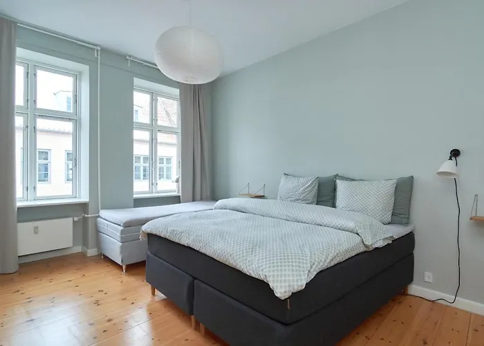 Luxury In The Heart Of Apartment *