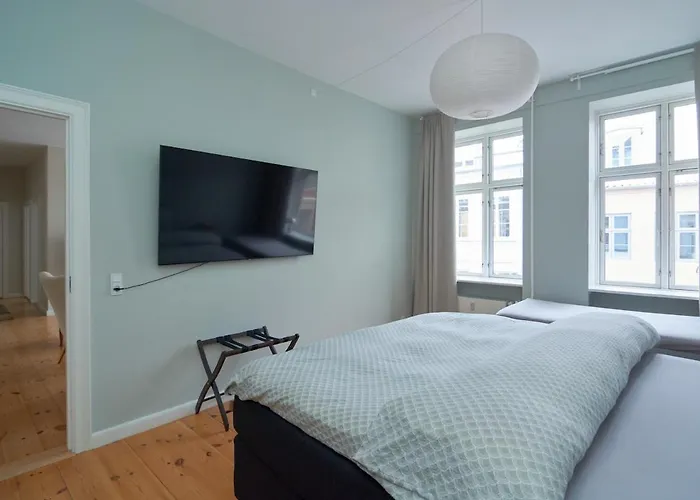 Luxury In The Heart Of Apartment *